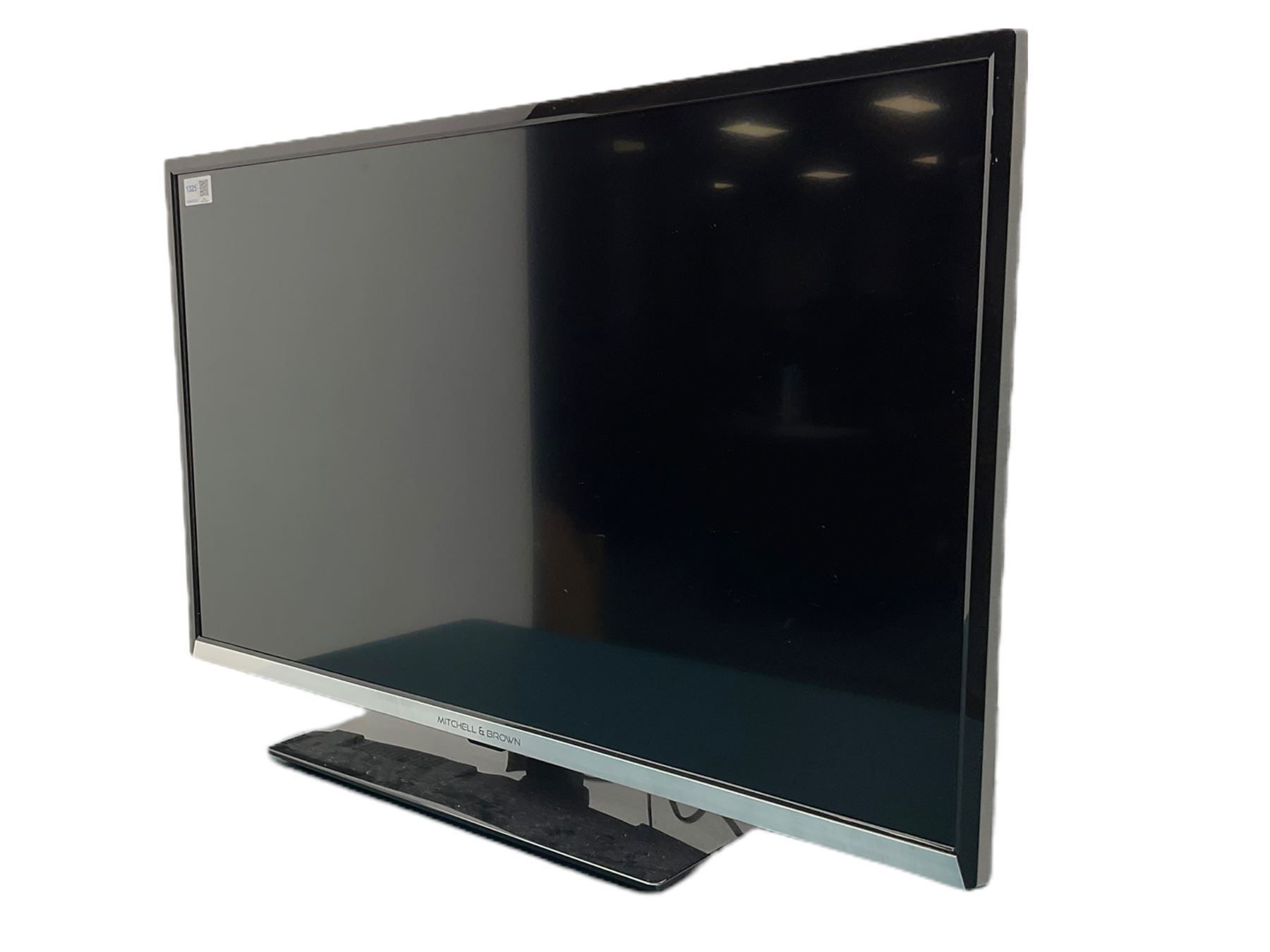 Mitchell and Brown JB-32SM1811 and a Panasonic Blu-ray player