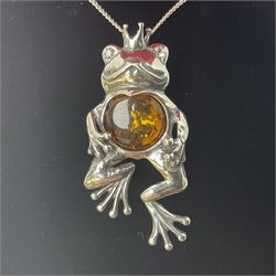 Silver Baltic amber frog prince pendant necklace, stamped 925 