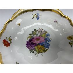 Early 19th century Barr, Flight and Barr dessert dish painted by William Billingsley, circa 1807-1813, of shell shaped form painted with a central floral spray surrounded by floral sprigs, within a gilt line border, with impressed and printed marks beneath, D18.5cm