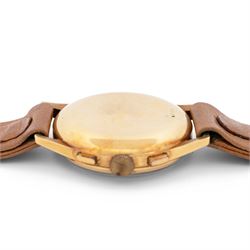 Delbana gentleman's 18ct gold manual wind chronograph wristwatch, circa 1950, dial with square and Arabic hour markers, subsidiary dials at 3 and 9 for seconds and 30 minute recording, stamped 18K 750 with Helvetia hallmark, on brown leather strap