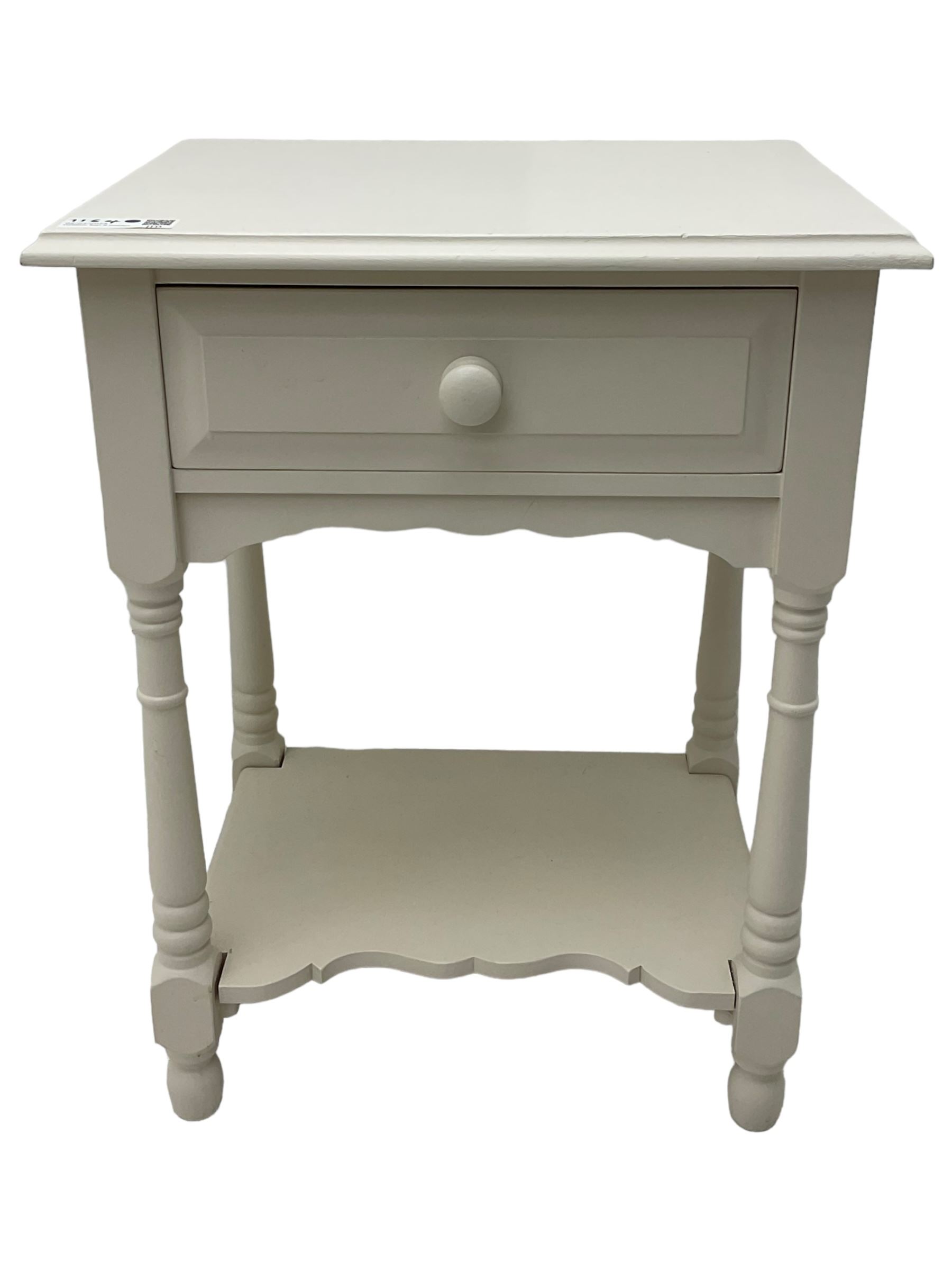 Cream-painted 5' King-size bedstead, shaped headboard carved with foliage cartouche; together with cream-painted bedside table, fitted with single drawer over undertier (W50cm, D40cm, H65cm) 