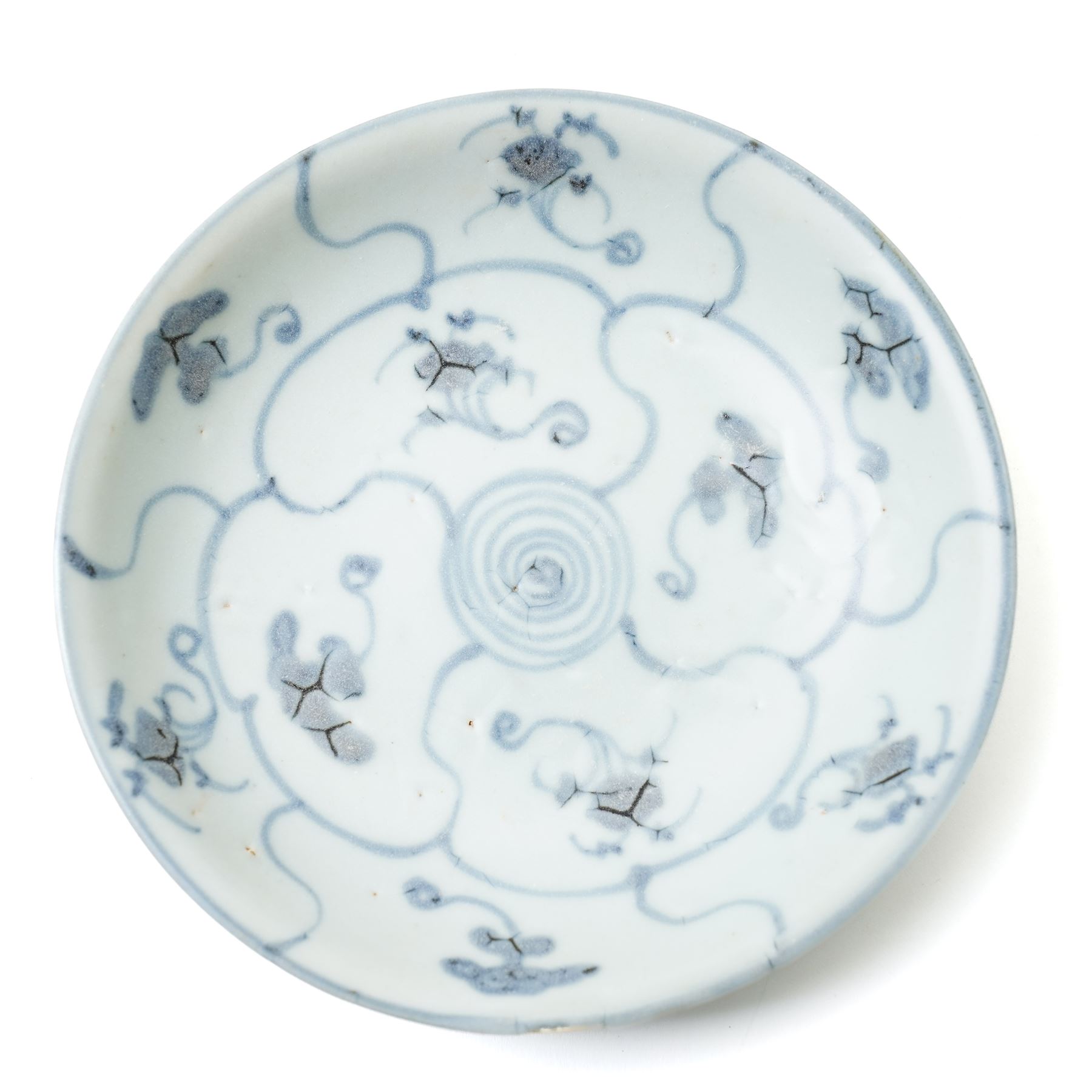 Chinese blue and white saucer dish D15cm and a white glazed bowl D15cm both from the Teksing cargo with Nagel Auctions labels and certificate and a Chinese green glazed bowl D17cm (3)