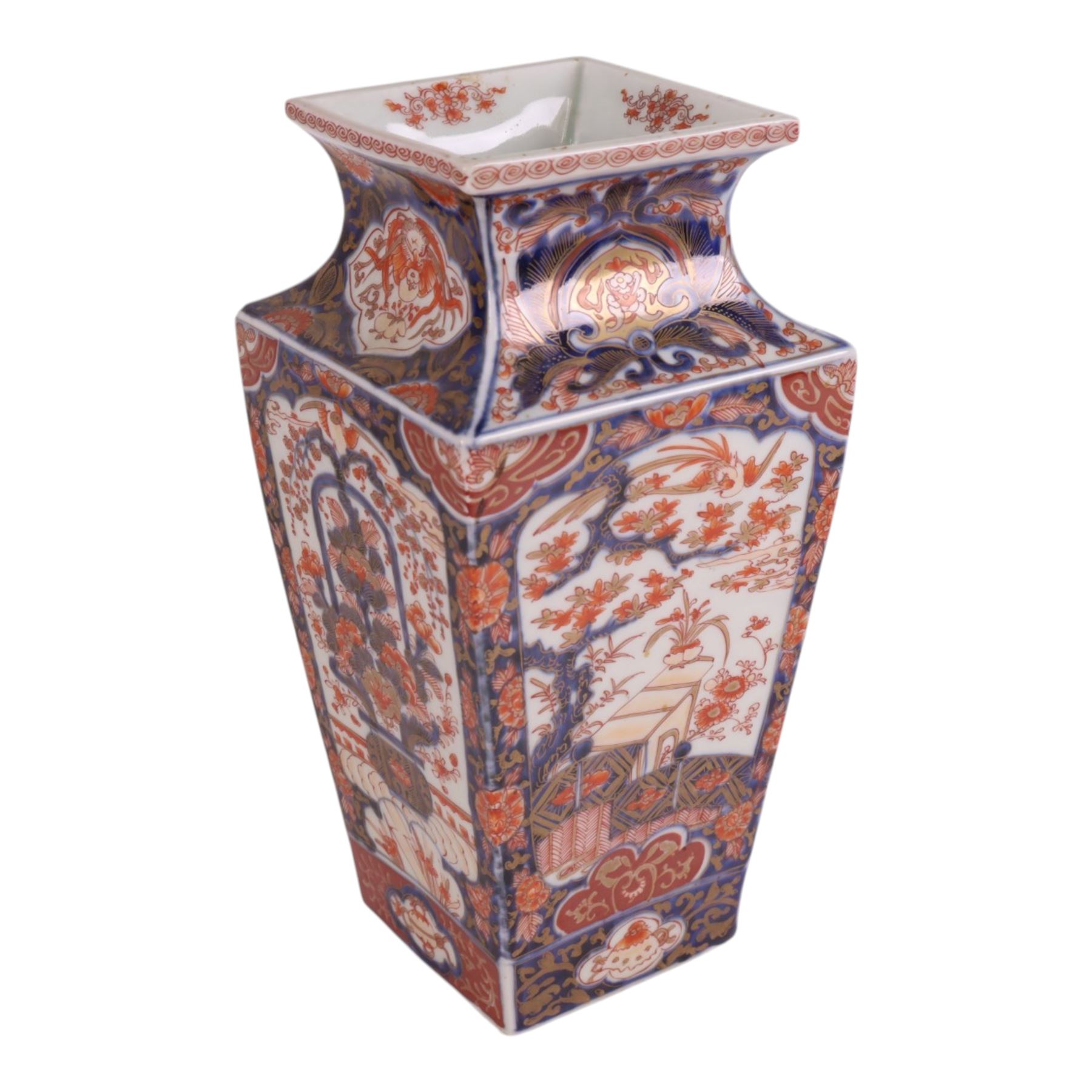 Imari vase decorated with peonies and blossoming branches, together with an imari charger, vase H31cm