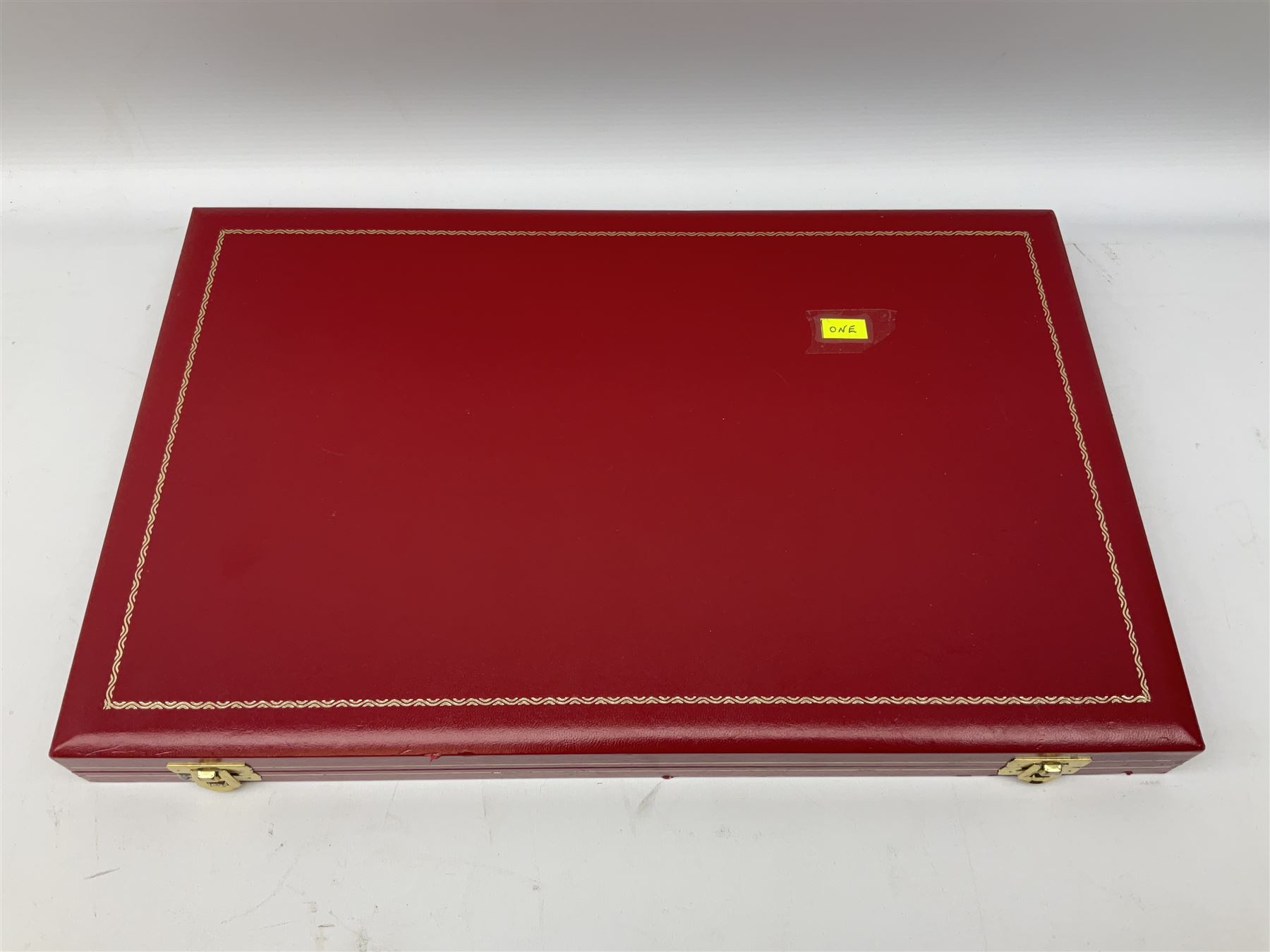 Charles I 1625 hammered silver sixpence, Queen Victoria 1894 crown coin and a cased hallmarked silver medal for the Hull photographic society, engraved '1940' 'Leonard Vokes', all housed in a red Pobjoy Mint coin box