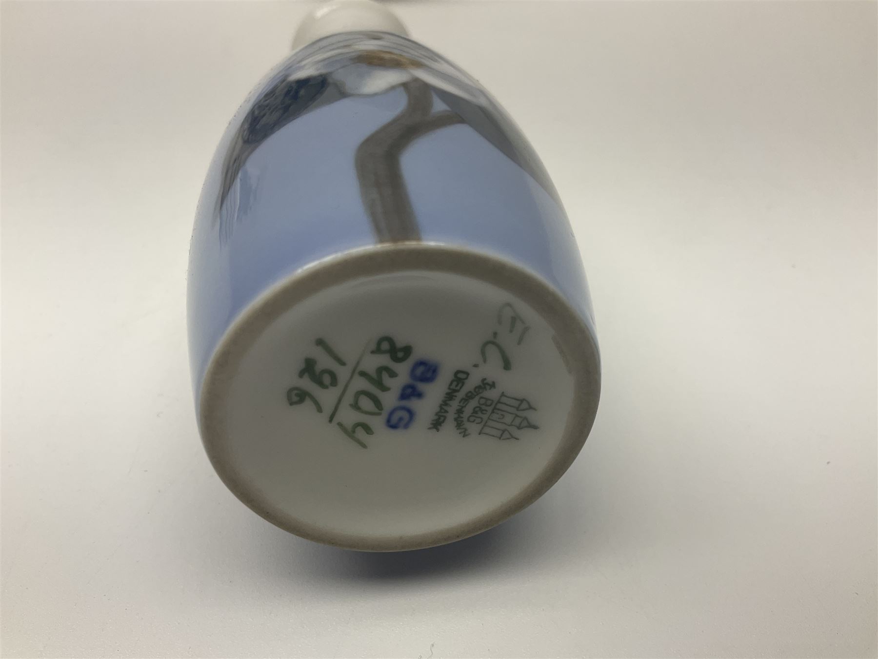 Royal Copenhagen, Mors Dag 1973 plate, together with Royal Copenhagen  vase and ticket dishes and a Lladro swan  