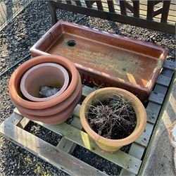 Painted Tin bath, wooden posts, marble fire surround pieces, planters and shallow glazed rectangular sink - THIS LOT IS TO BE COLLECTED BY APPOINTMENT FROM DUGGLEBY STORAGE, GREAT HILL, EASTFIELD, SCARBOROUGH, YO11 3TX