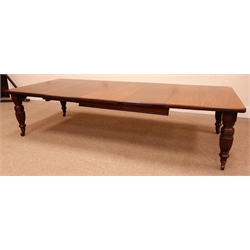  Large Edwardian walnut extending dining table, three leaves, moulded top, turned supports on castors, W137cm, H75cm, D331cm (maximum measurement)  