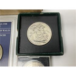 Coins including two King George VI 1951 Festival of Britain crowns each in green case, various other commemorative crowns, two Iceland '874-1974' two coin sets both in original red cases etc