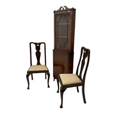 Reproduction mahogany corner cabinet, and two early 20th century chairs