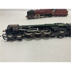 Hornby ‘00’ gauge - four steam locomotives comprising Britannia Class ‘Britannia’ 4-6-2 no.70000 in BR green; Britannia Class ‘Oliver Cromwell’ 4-6-2 no.70013 in BR green; Princess Class 4-6-2 no.6201 in LMS crimson; Coronation Class ‘Duchess of Sutherland’ 4-6-2 no.6233 in LMS crimson; one further tender (5) 