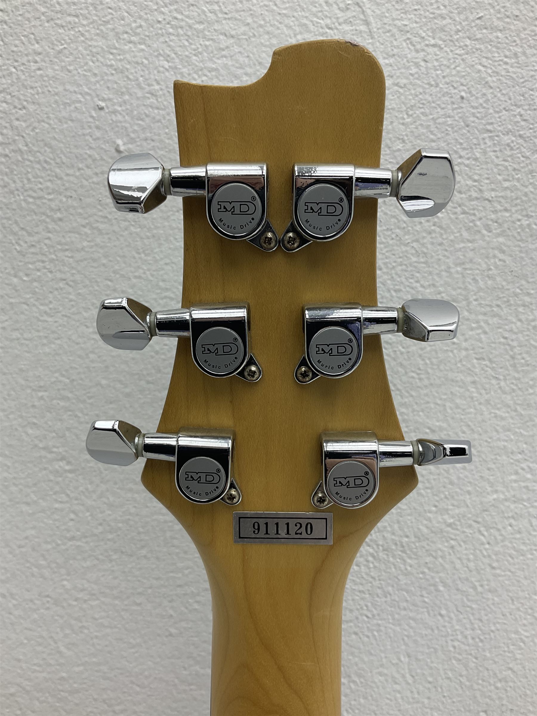 SG Junior Music Drive C19905 electric guitar serial no.911120 L99cm
