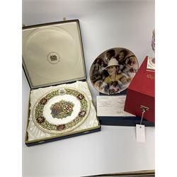 Spode limited edition pot pourri lidded vase, 'to celebrate the 90th Birthday of H.M. Queen Elizabeth the Queen Mother 4th August 1990', number 173/500 and five collectors plates by various makers, all boxed
