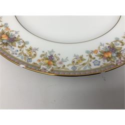 Noritake Ireland tea and dinner wears, comprising of teapot, milk jug, covered sucrier, seven teacups and saucers, seven dessert plates, six dinner plates, seven side plates, five bowls two serving dishes, one lidded tureen and a gravy boat and dish