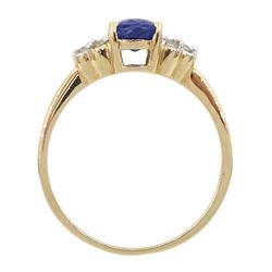 9ct gold oval kyanite and clear stone cluster ring, hallmarked  