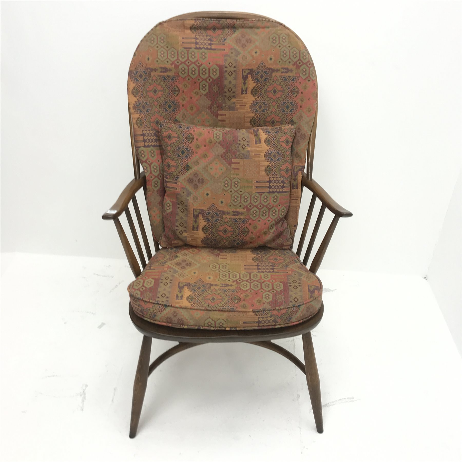 Ercol Golden Dawn elm Windsor chair, W62cm