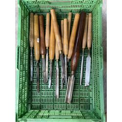 Draper WTL12 wood lathe and a collection of turning chisels 