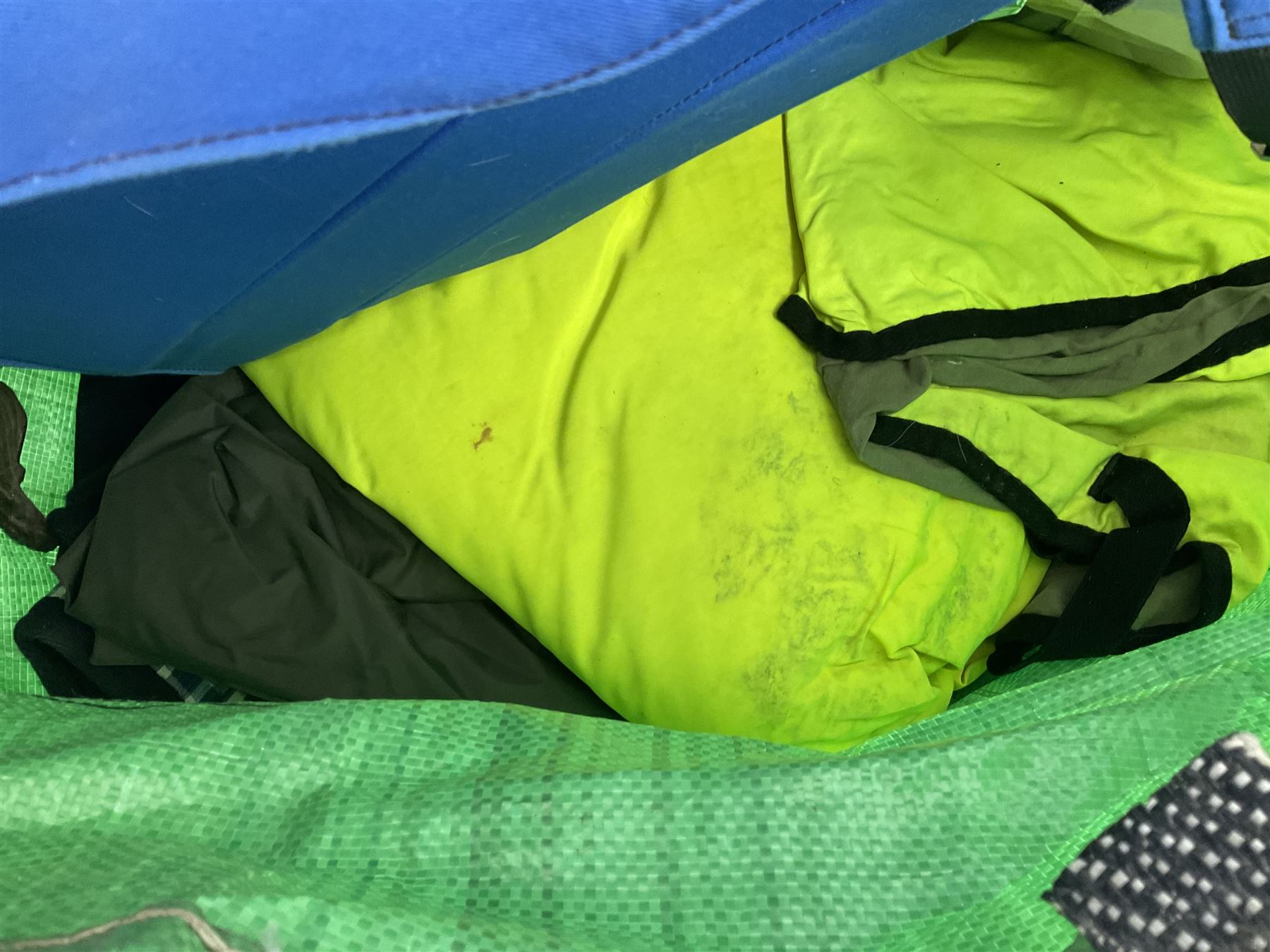 Quantity of horse tack and equipment to include Hauptner electric horse clippers, The Horseman Electric Clippers, bits, bridles, girths, rugs, jodpa boots etc  