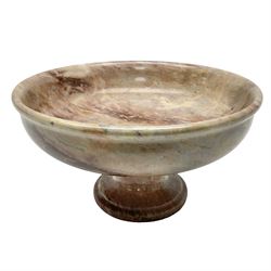 Pink veined marble bowl, of circular form, upon a spreading circular foot, D22cm, H12cm