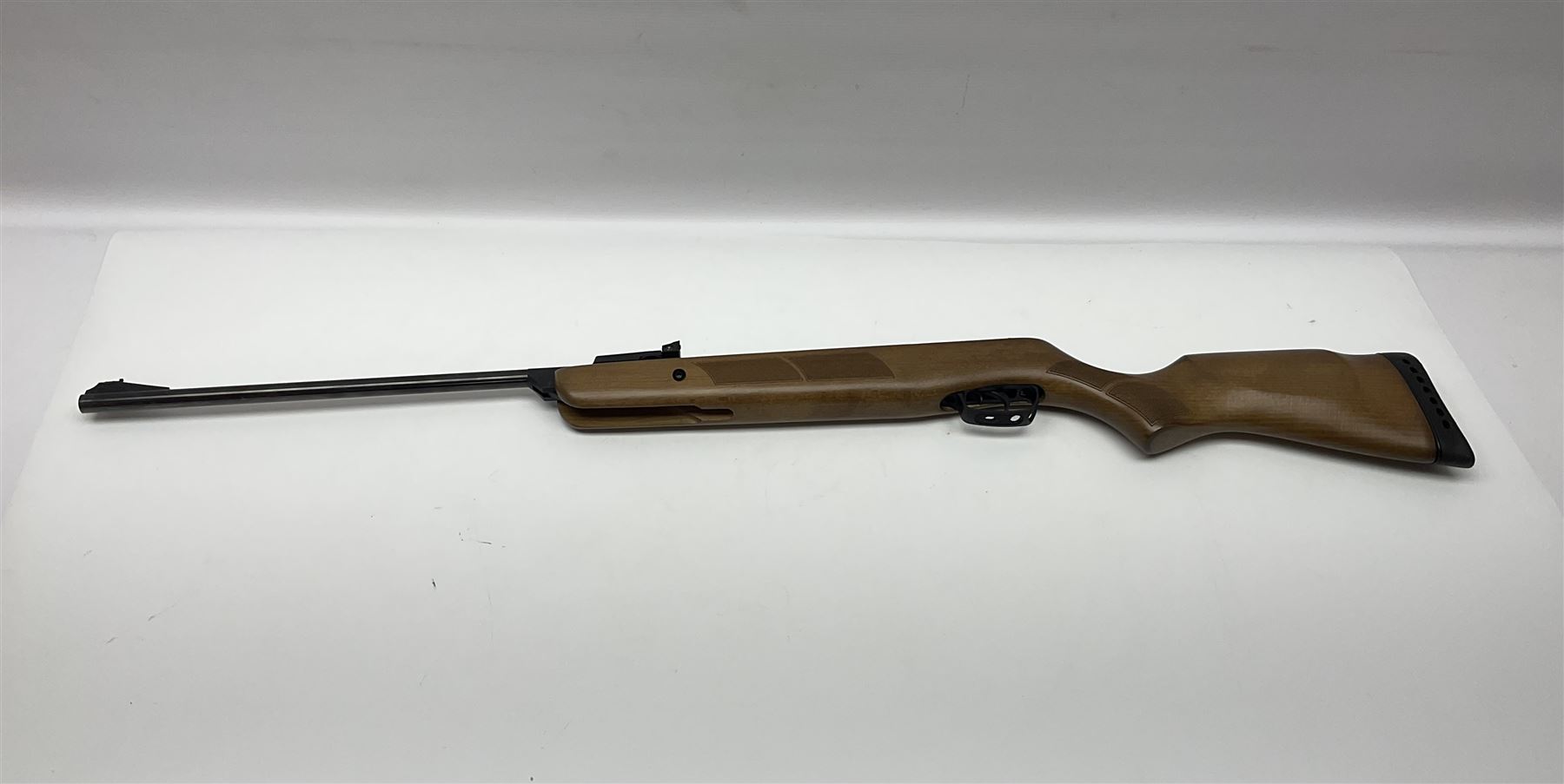 BSA Meteor Mk7 .22 air rifle with break barrel action L110cm overall no.WE-331279-14; in original cardboard box NB: AGE RESTRICTIONS APPLY TO THE PURCHASE OF THIS LOT.