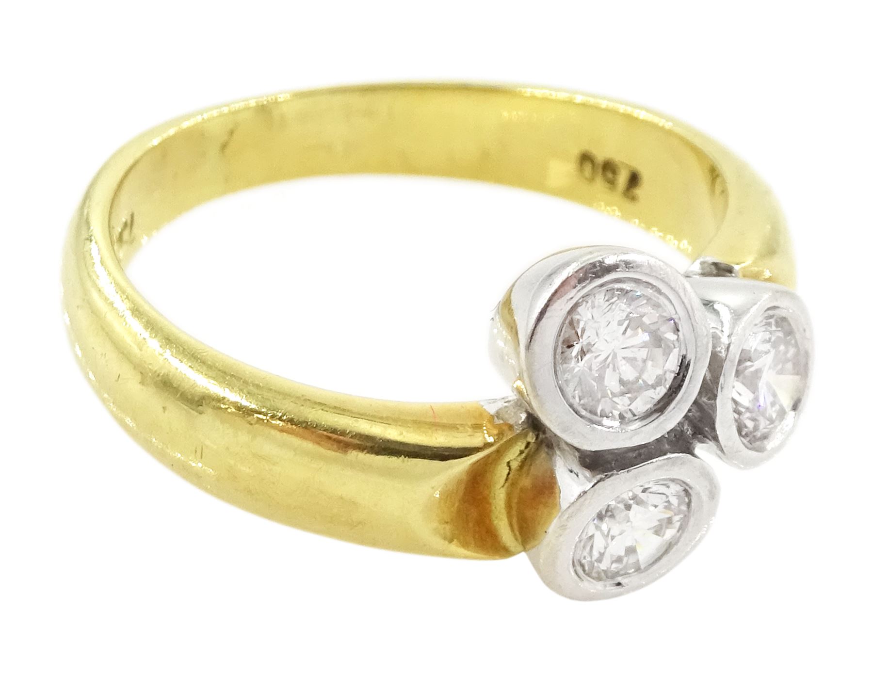 18ct gold three stone round brilliant cut diamond cluster ring, stamped 750, total diamond weight approx 0.60 carat