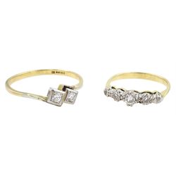18ct gold two stone round brilliant cut diamond crossover ring, Sheffield 1998 and a 18ct gold five stone, single cut diamond ring