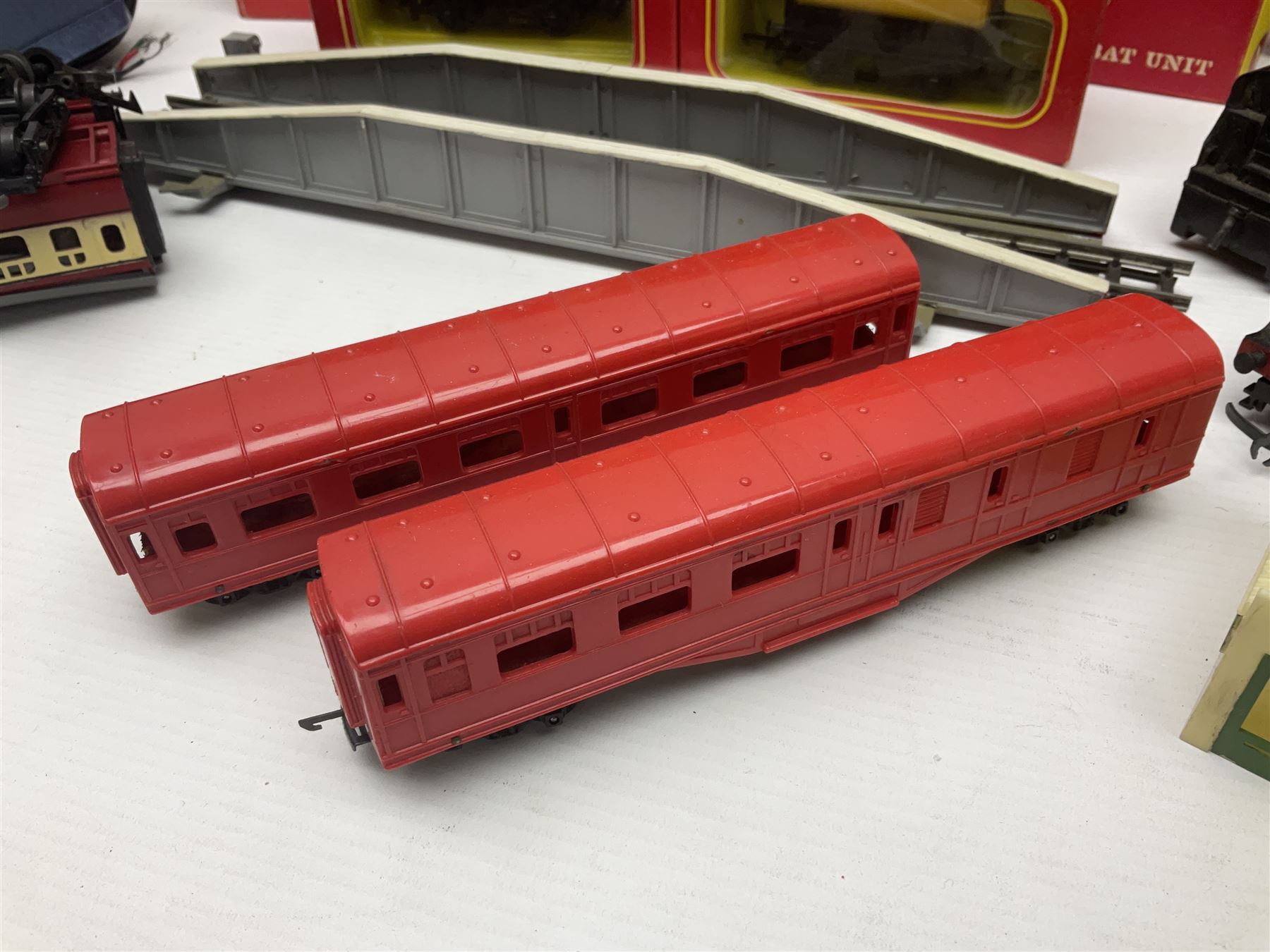 Tri-ang/Hornby '00' gauge - Princess Class 4-6-2 locomotive 'Princess Elizabeth' No.46201 with tender; Battle Space Turbo Car, boxed; four passenger coaches, buffet car, track cleaning car and eight wagons, all boxed; and various other accessories