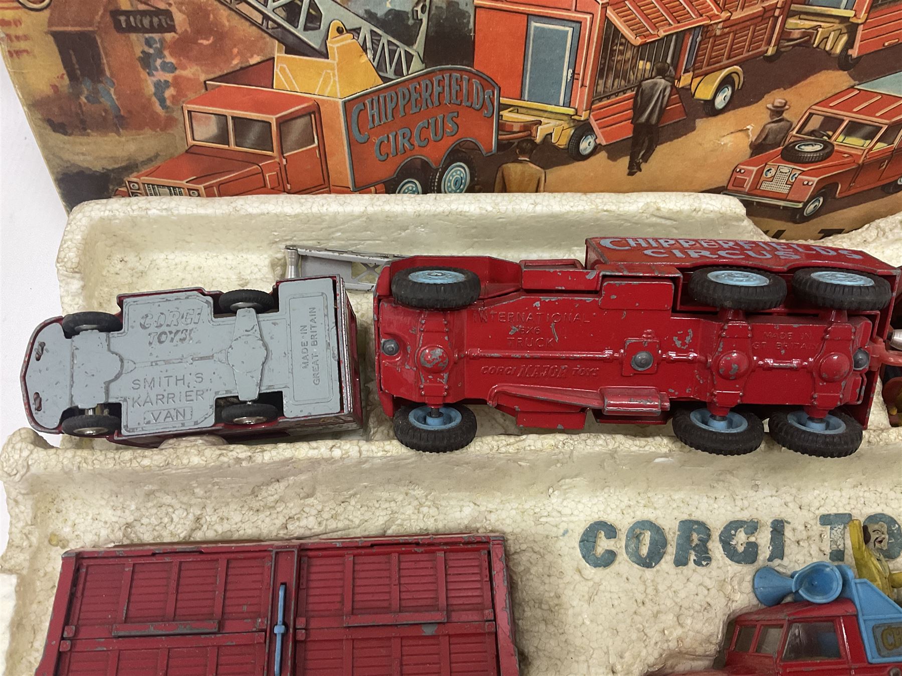 Corgi Chipperfields Circus Toys Gift Set No. 23 part-set in part-box comprising Smith’s ‘Karrier’ Van, International 6x6 truck, two Circus Animal Cages and Platform Trailer; accompanied by similar Corgi Major Chipperfield Circus Articulated Horsebox, and two Corgi Land Rovers