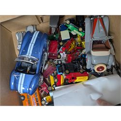 Collection of die-cast vehicles, including Crestley Collection, Bburago, Limited Edition Oxford Die-Cast and sealed Matchbox examples, some boxed
