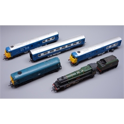  Tri-ang/Hornby '00' gauge - Pullman three-car train with real and dummy locomotives and passenger coach, Princess Class 4-6-2 locomotive and tender 'Princess Elizabeth' No.46201 and Class 25 diesel locomotive No.25247, all unboxed (6)  