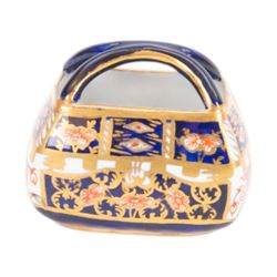 Royal Crown Derby ceramics, comprising Imari 1128 pattern vase of baluster form with fluted rim, 'The Yorkshire Rose' plate, limited edition no. 693/2000 and miniature Witches pattern no. 6299 handbag,  vase H15.5cm