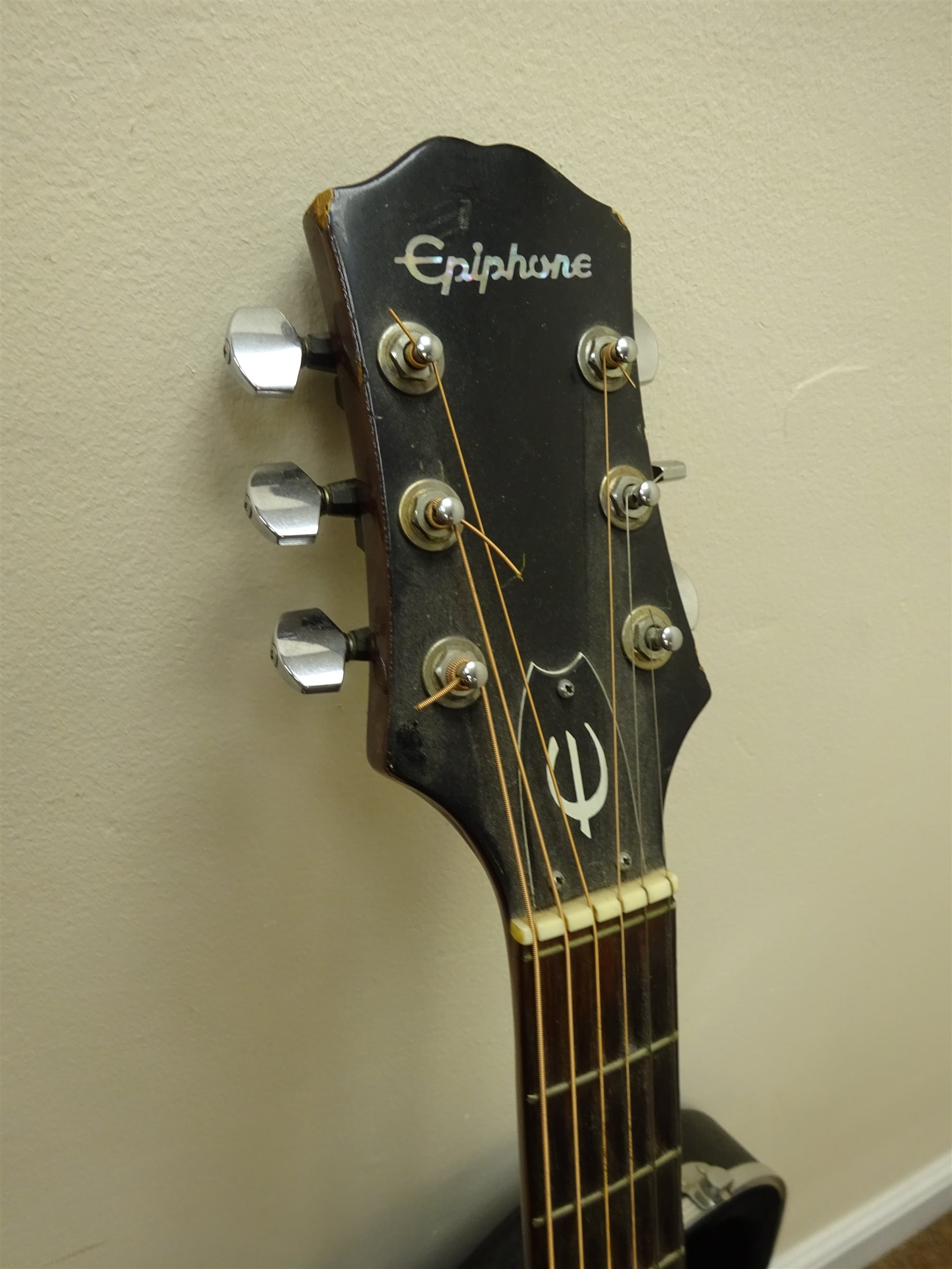 Epiphone FT145 Texan acoustic guitar L105cm in TGI hard carrying case