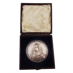 Victorian Trinity College Dublin silver medal, depicting bust of Elizabeth I, with arms of the college verso, awarded to Johannes Jacobus Browne S 1859,  Politica Et Literus Anglicis, in tooled leather fitted case with gilt detailing