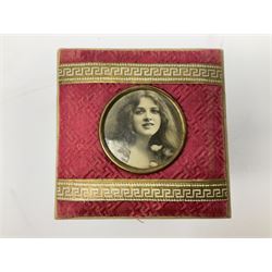 Early 20th century fold out needle box, decorated with printed portraits of ladies, and an embroidered panel of flowers detailed 'For Auld Lang Syne', opening and folding out to reveal four interior folding panels, and a central lidded section, each panel holding a set of needles, detailed 'Superior Needles. Royal Silver Eyed Cast Steel Redditch England', H11cm