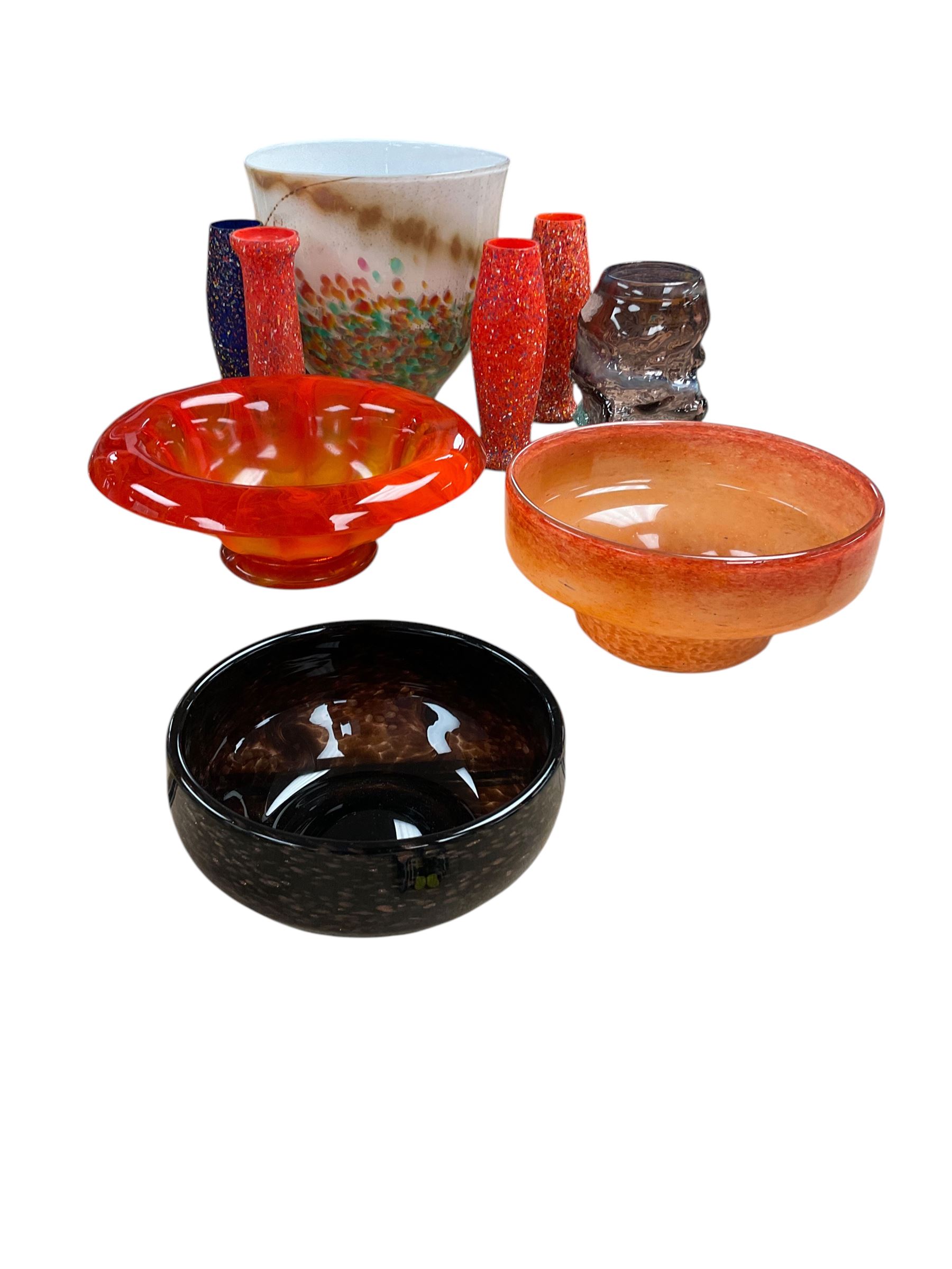 Large collection of art glass, including examples from Strathearn and Selkirk etc 