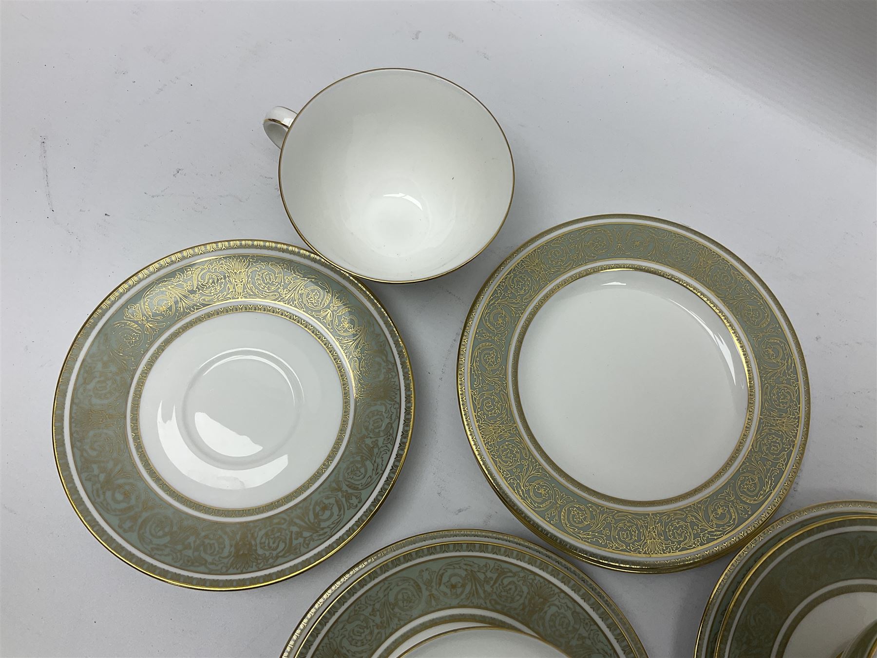 Royal Doulton English Renaissance pattern tea service, comprising teapot, milk jug, open sugar bowl, covered sugar bowl, seven cups, eight saucers and eight side plates (27)