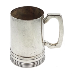 Silver half pint tankard by Walker & Hall, Sheffield 1928, approx 8.5oz, H10.5cm