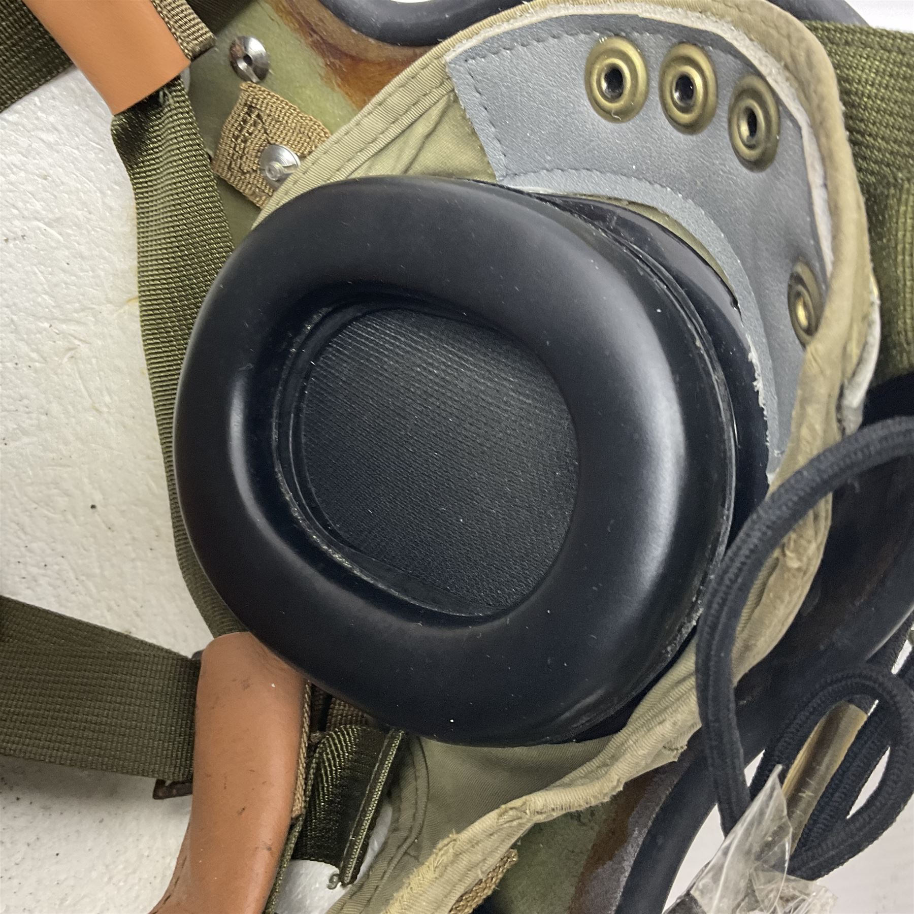 Silver grey SPH-4B Flight Helmet as used by helicopter pilots in the USAF and US Army in the 1990s; made of epoxy resin reinforced fibreglass; fitted with clear and tinted visors and complete with an M-87A/AIC boom mike; original condition and bench tested.