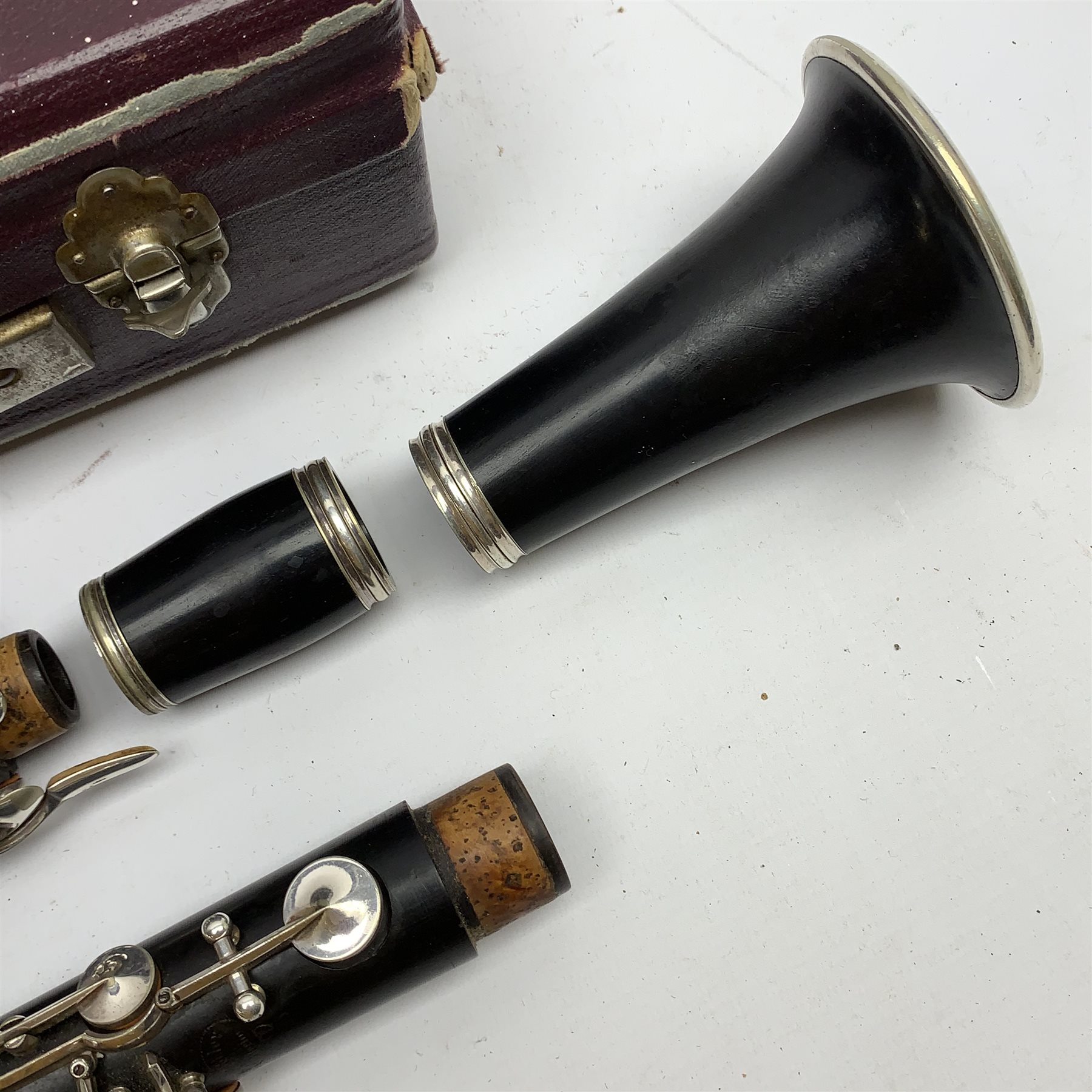 Oskar Oehler Berlin five-piece blackwood clarinet in fitted hard carrying case