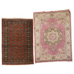 Pakistani Bohara hand-knotted rug, 156x196cm and a Chinese Persian style rug, 168x113cm, (2)