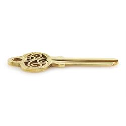 9ct gold key pendant, with engraved openwork decoration, London 1970