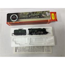 Hornby ‘00’ gauge - Class B17 4-6-0 ‘Manchester United’ locomotive no.2862 in LNER green; Class B17 4-6-0 ‘Leeds United’ locomotive no.61656 in BR green; Class D41/1 4-4-0 ‘Yorkshire’ locomotive no. 62700; Class 49/1 4-4-0 ‘Cheshire’ locomotive no.2753 in LNER green; in original boxes (4) 