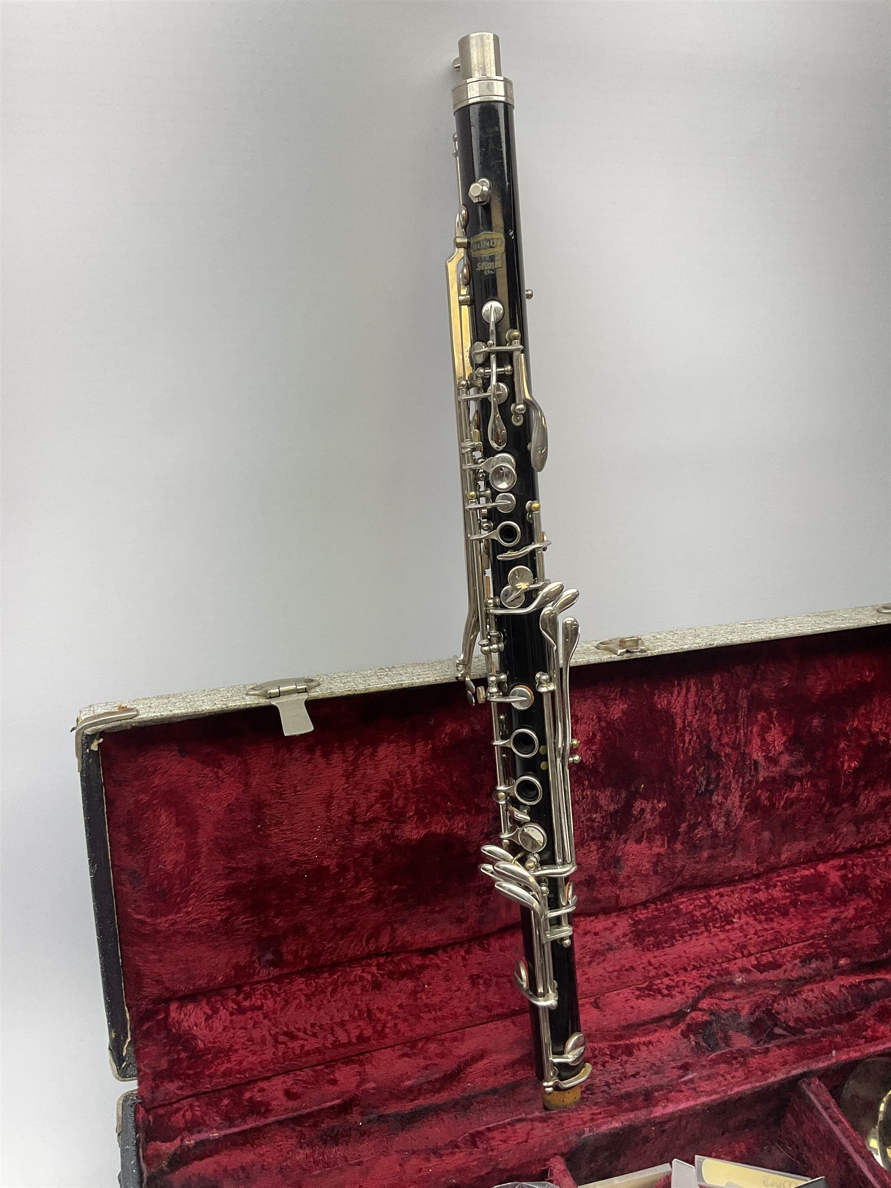 Selmer Bundy alto clarinet with nickel mounts and Yamaha 5C mouthpiece US Pat. 2775915 L81cm, in fitted carrying case with various accessories