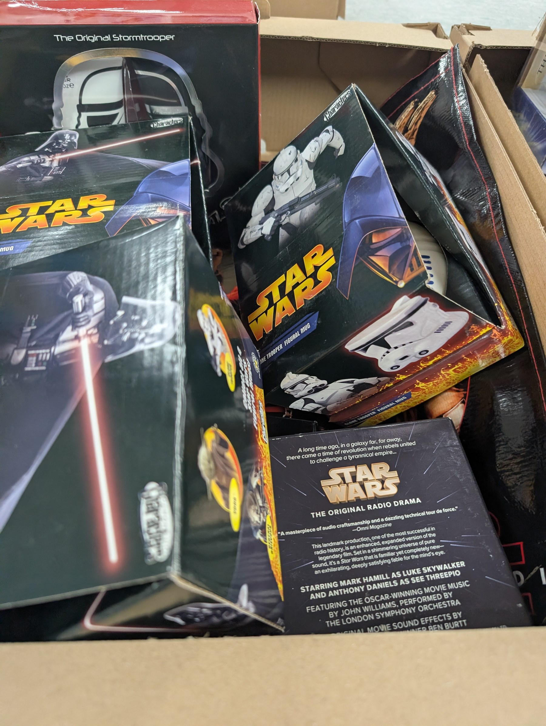 Large collection of Star Wars collectables, including figural mugs, books, talking bank, Darth Maul container, glasses, etc, in five boxes