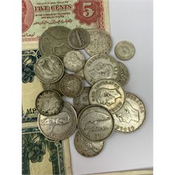 Great British and World coins including approximately 50 grams of pre 1920 Great British silver coins including George III 1820 crown, approximately 100 grams of pre 1947 Great British silver coins, Irish 1928 half crown, small number of United States of America coins etc and a small number of World banknotes