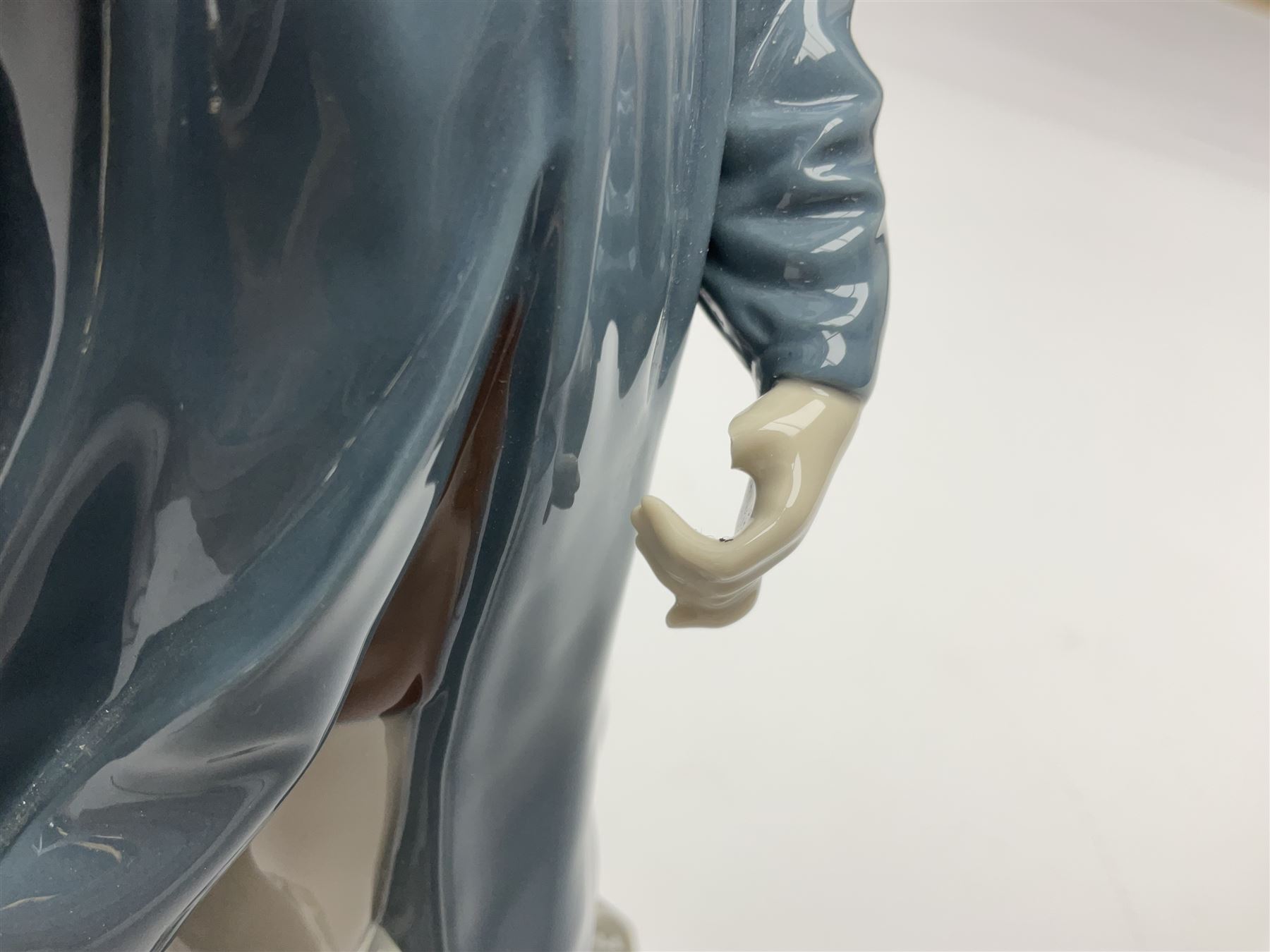 Lladro figure, The Lamp Lighter no 5205, with original box H47cm