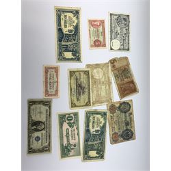 Great British and World coins including approximately 50 grams of pre 1920 Great British silver coins including George III 1820 crown, approximately 100 grams of pre 1947 Great British silver coins, Irish 1928 half crown, small number of United States of America coins etc and a small number of World banknotes