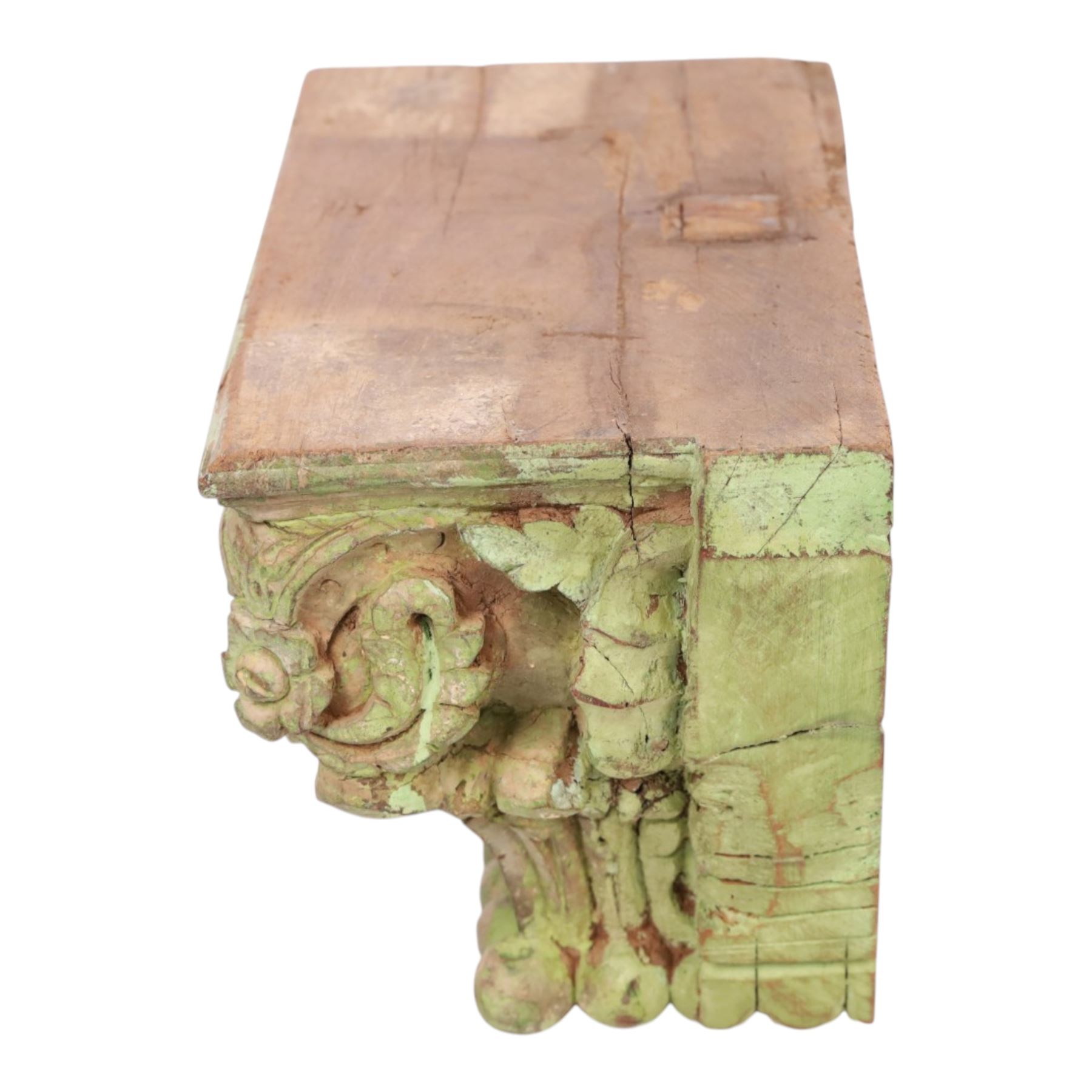 Antique carved wooden capital, with residual green paint, H21cm, L36cm 