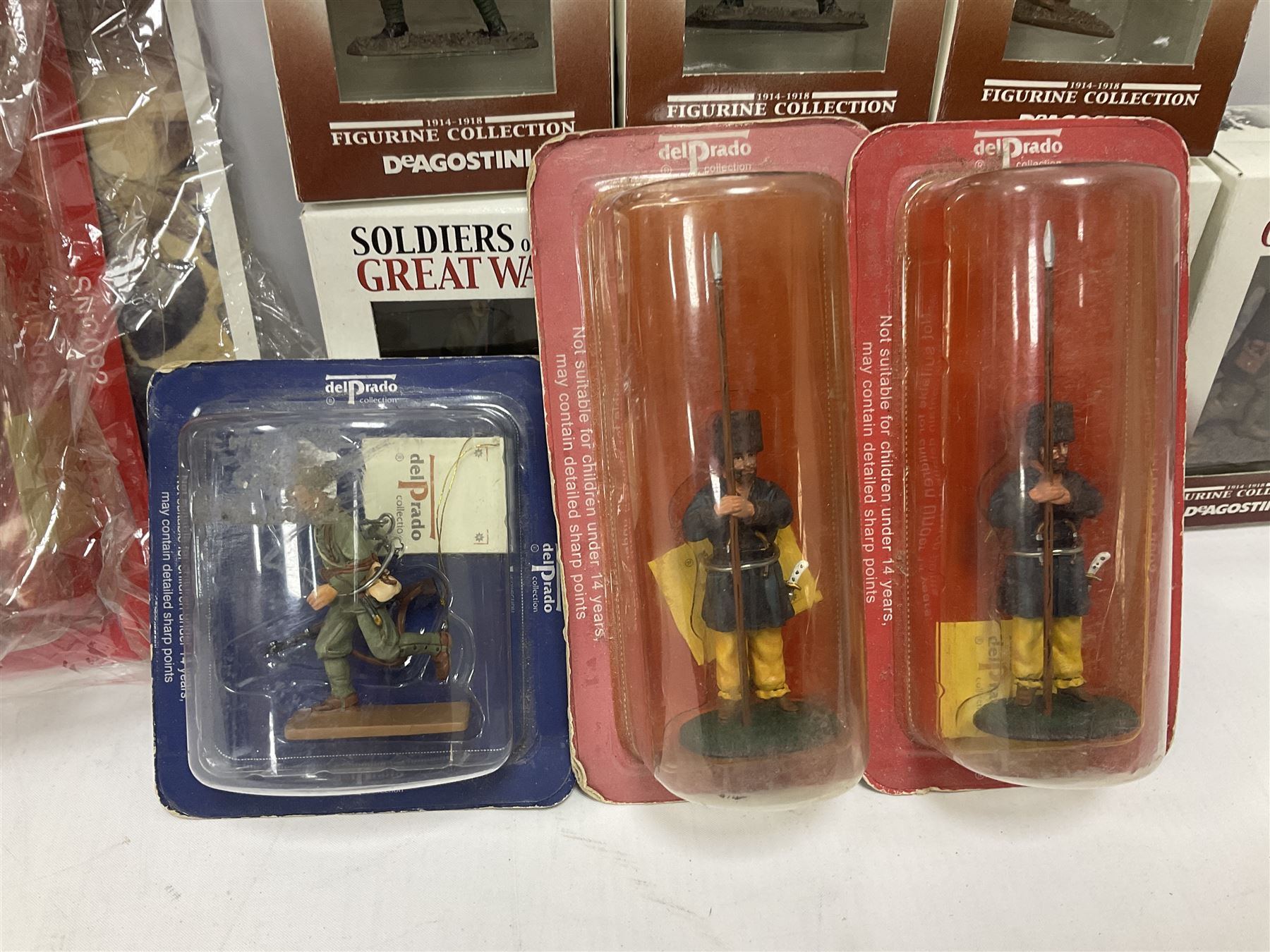 Thirty-four Del Prado metal soldiers from periodical issues for WW2, Napoleonic War etc; all in unopened blister packs; and seven similar DeAgostini boxed soldier figures (41)