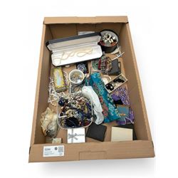 Lotus pearl necklace with 9ct gold clasp, silver jewellery and a collection of costume jewellery and compact mirrors