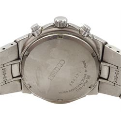 Seiko gentleman's titanium chronograph quartz alarm wristwatch, Ref. 7T62-0AG0, blue dial with subsidiary dials, on original titanium bracelet, boxed with papers